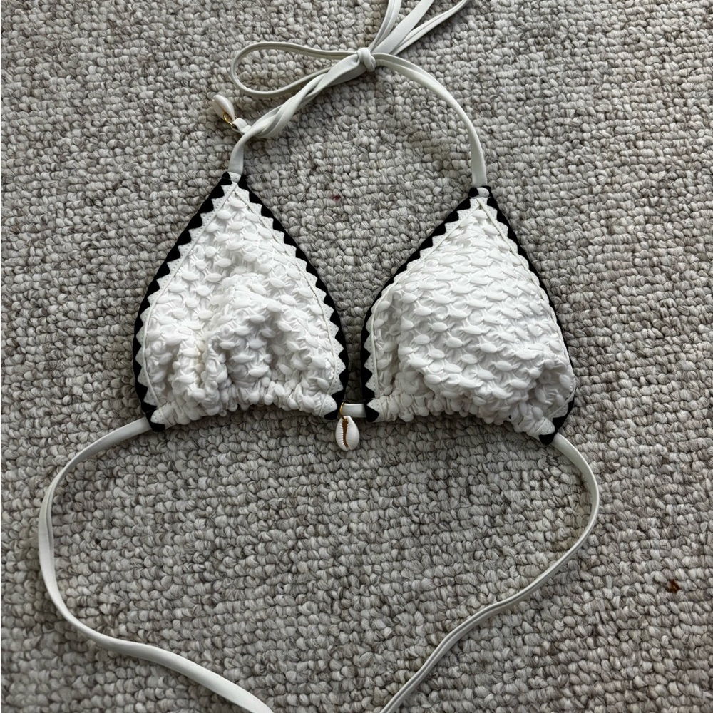 SHEIN White and Black Scalloped Bikini